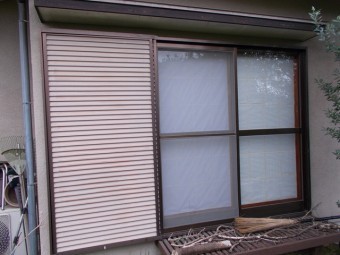 雨戸塗り替え