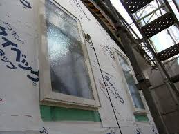 窓枠に防水テープ